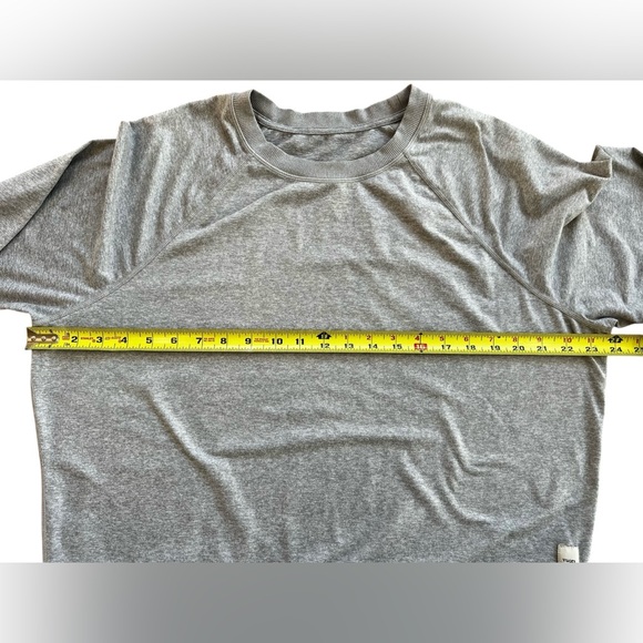 Vuori Gray Women's Top - Picture 5 of 8